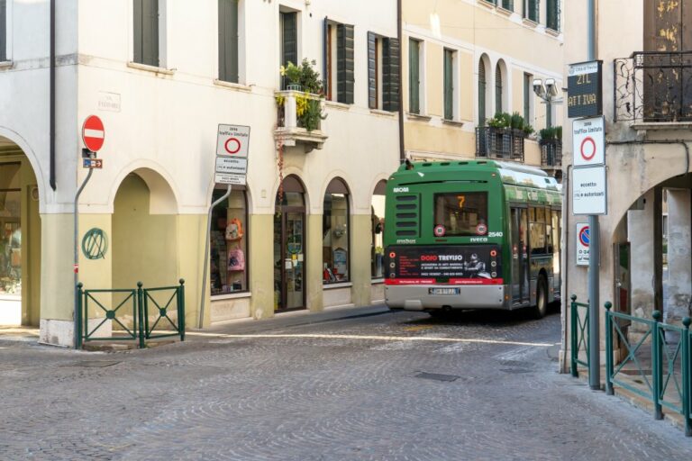 zona traffico limitato in Treviso, Linienbus