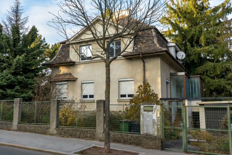 Einfamilienhaus in der Braungasse 32, Architektur der Zwischenkriegszeit, Dornbach, Hernals, kurz vor dem Abriss