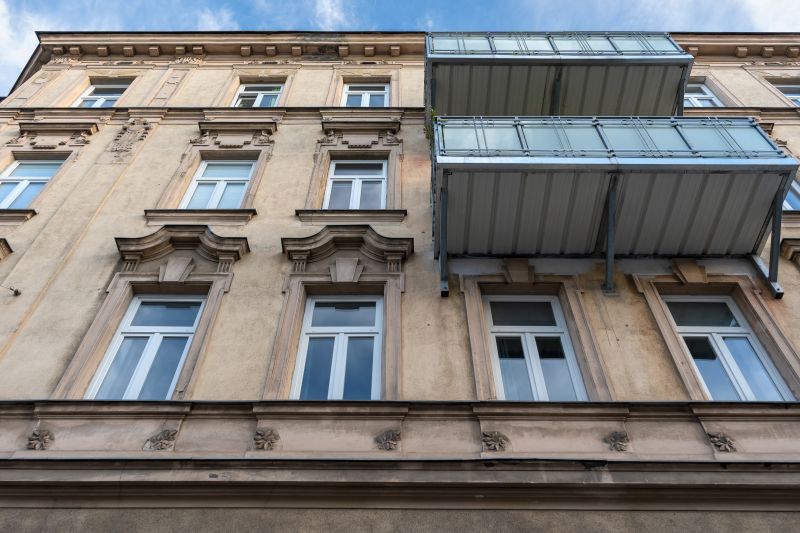 Mehr über den Artikel erfahren Ottakring: Historische Fassade verunstaltet