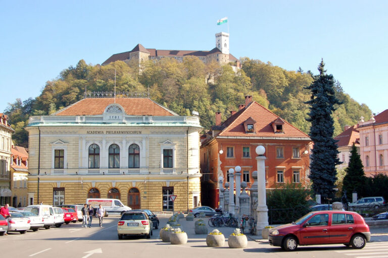 Kongresni trg, Ljubljana, Parkplatz