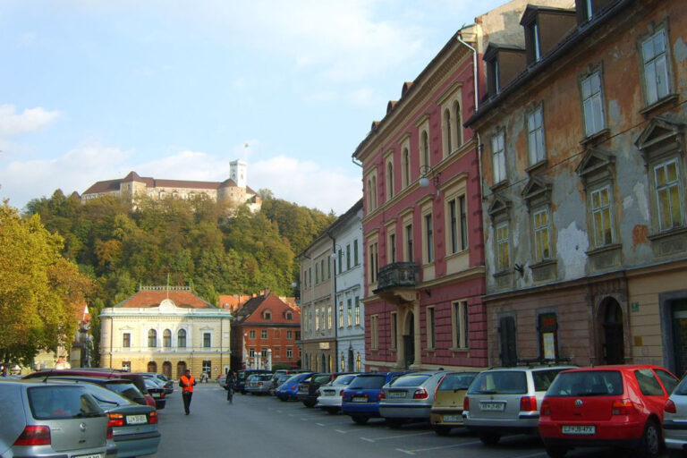 Kongresni trg, Ljubljana, Parkplatz