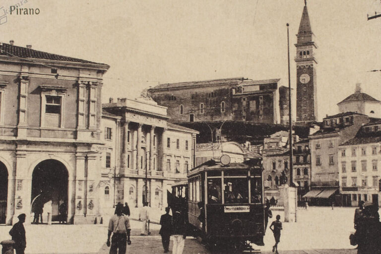 historische Aufnahme einer Straßenbahn in Piran, Slowenien