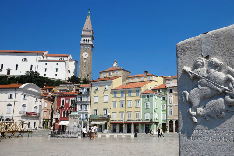 Tartinijev trg in Piran, Slowenien, venezianische Architektur