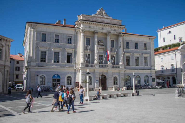 Rathaus von Piran, Slowenien, Tartinijev trg