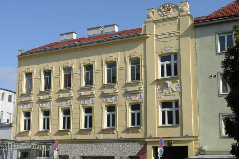 Gründerzeithaus in Wien-Meidling mit Fassadendekor