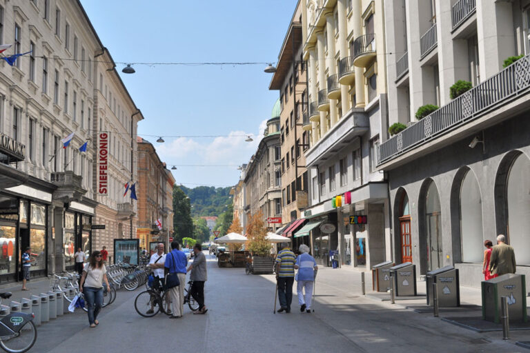 Ljubljana, Fußgängerzone, Straße in Richtung Tivoli-Park