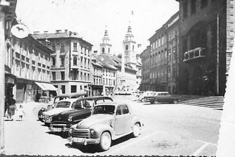 Mestni trg in Ljubljana, Platz, Autos, altes Foto
