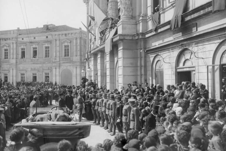 Kaiser Karl I. besucht Piran, Tartini-Platz, historische Aufnahme