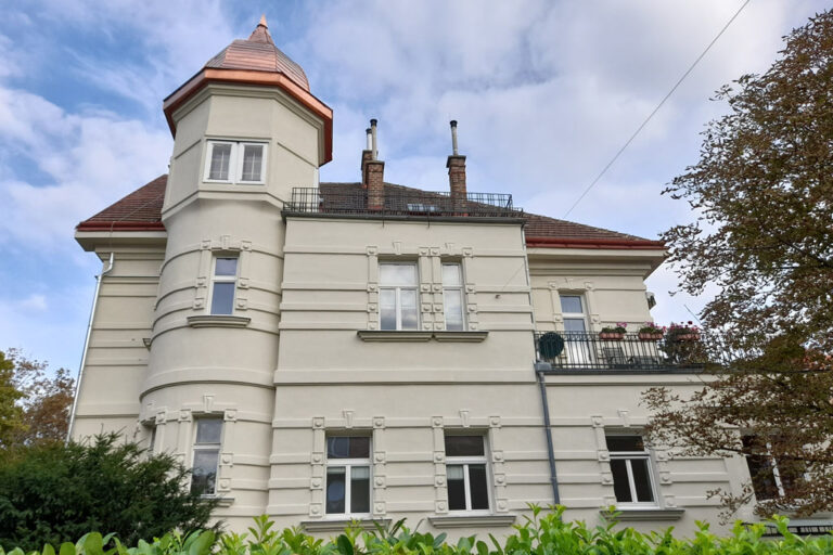 Villa mit sanierter Fassade, Wien, Pratercottage, Friedensgasse