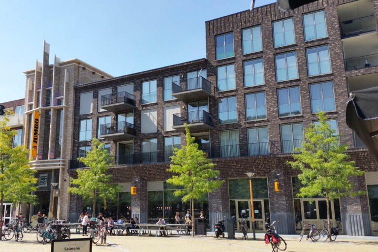 Wohnhaus und Platz in Utrecht, Leidsche Rijn Centrum