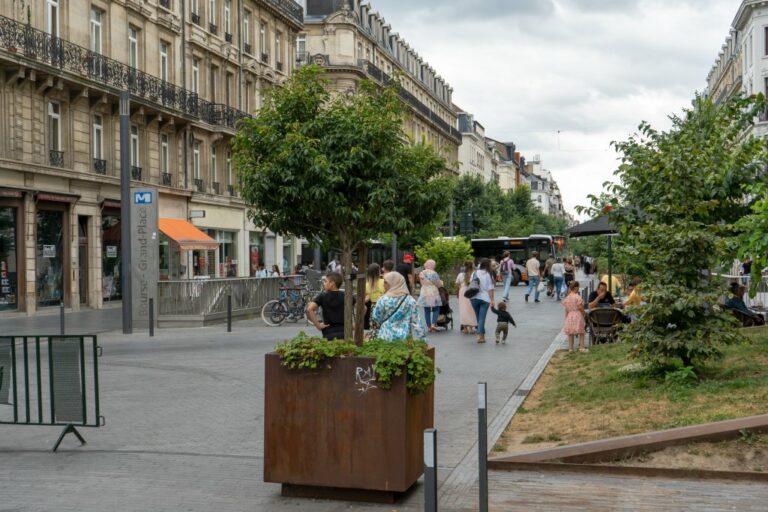 Fußgängerzone in Brüssel, Begrünung, Metro-Station "Bourse - Grand Place"