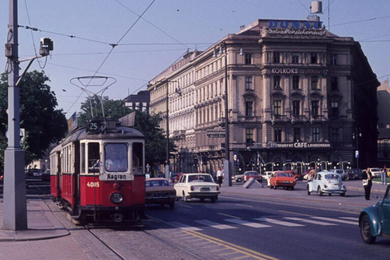 Ringstraße und Straßenbahn der Linie 5 in den 1970ern