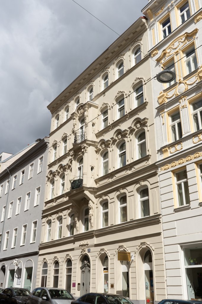 Gründerzeithaus in Wien-Mariahilf mit nachgebauter Fassade