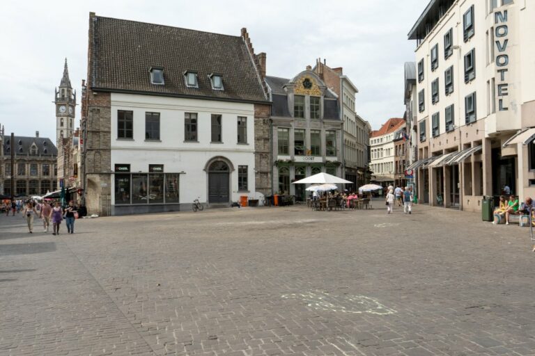 Platz im Zentrum von Gent, Novotel