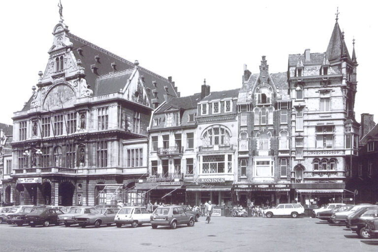 altes Foto von Gent, Theater, Gebäude, parkende Autos