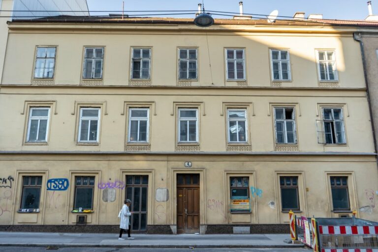 Biedermeierhaus in der Gentzgasse 4 in Wien-Währing