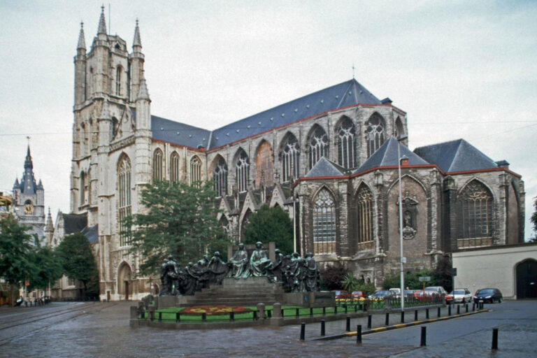Kathedrale in Belgien, Denkmal von Hubert und Jan van Eyck, Limburgstraat