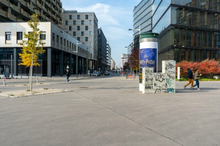 Wohnhaus, Hotel, Bürohaus, Erste Campus, Blick zur Mommsengasse