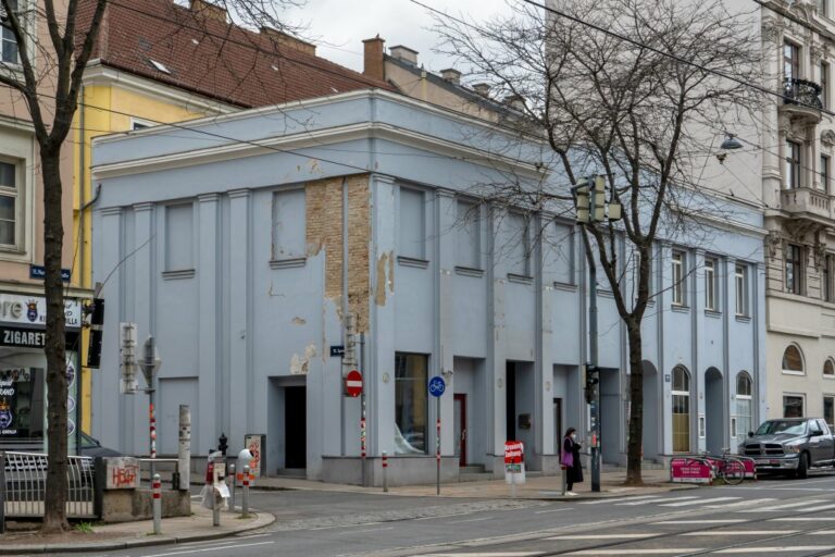 Altbau in der Mariahilfer Straße, Kino