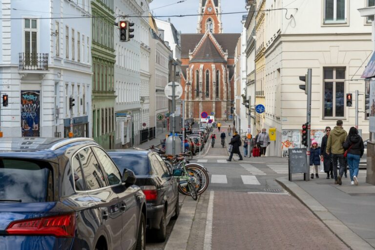 Kreuzung Argentinierstraße/Weyringergasse