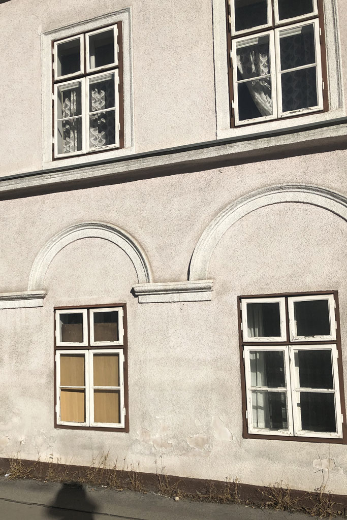 Biedermeierhaus in Meidling, Aufnahme des Fassadendekors