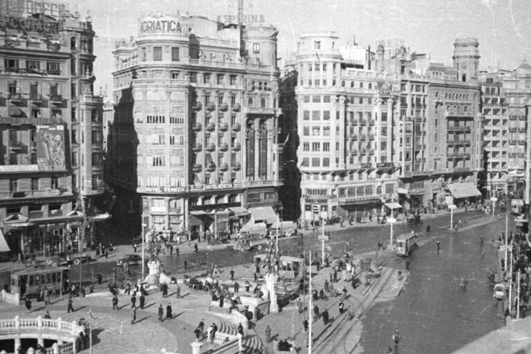 historische Aufnahme eines Platzes in Valencia