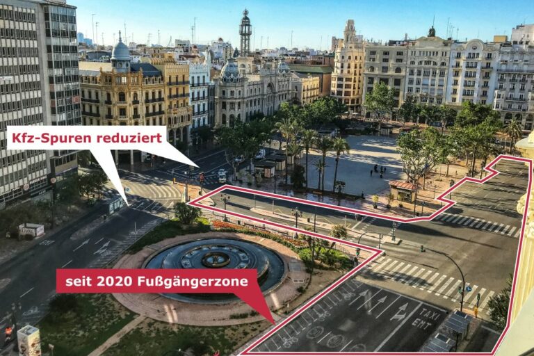 Plaça de l'Ajuntament mit eingezeichneter Fläche, die seit 2020 eine Fußgängerzone ist
