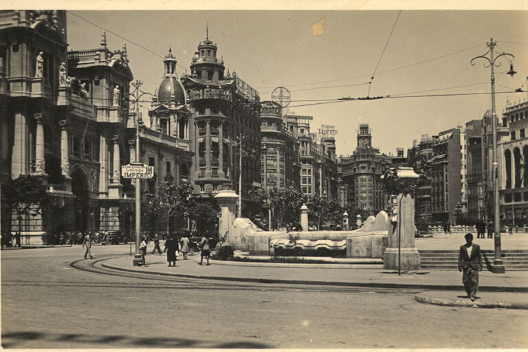 historische Aufnahme eines Platzes in Valencia