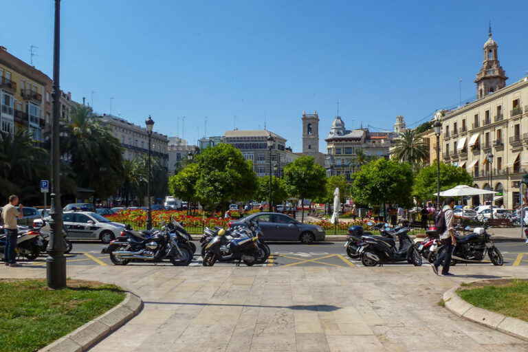 Plaza de la Reina, Platz im Zentrum der Altstadt von Valencia in Spanien