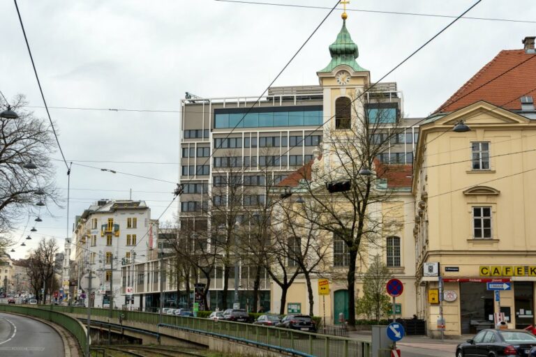 Kirche, Bürohaus der SVS in der Wiedner Hauptstraße