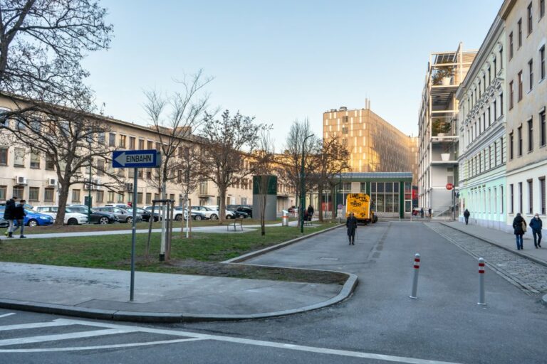 Langauergasse, Fuchsgasse, Gerstnerstraße, Park, Asphalt