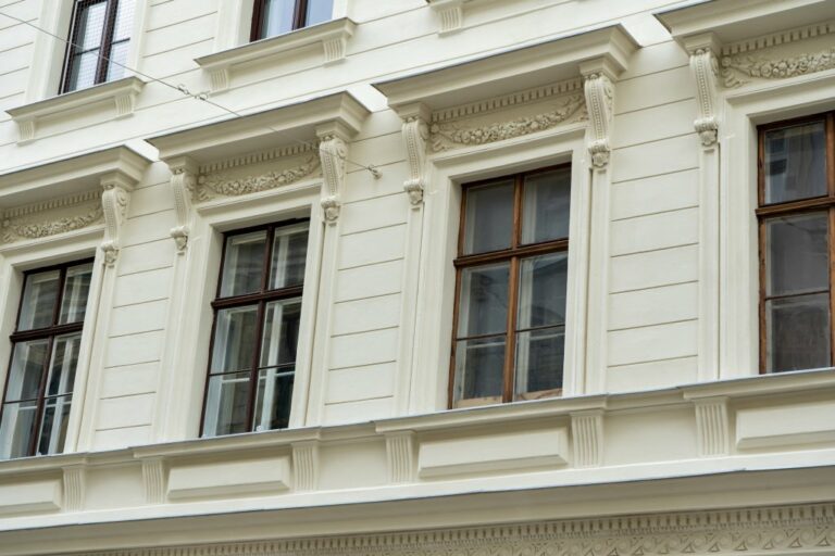 Historismus-Fassade in der Adambergergasse