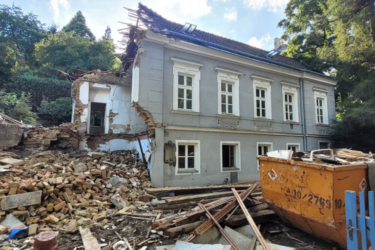 Altbau in Wien-Döbling wird abgerissen