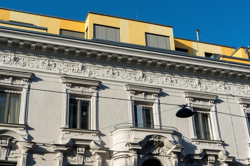 Mehr über den Artikel erfahren Breitenseer Straße: Ein Dachausbau als ästhetischer Bankrott