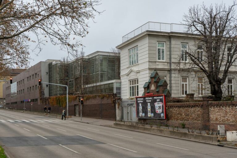 Neubaugürtel, Sophienspital, historische Mauer, Karl-Ludwig-Pavillon, Bäume