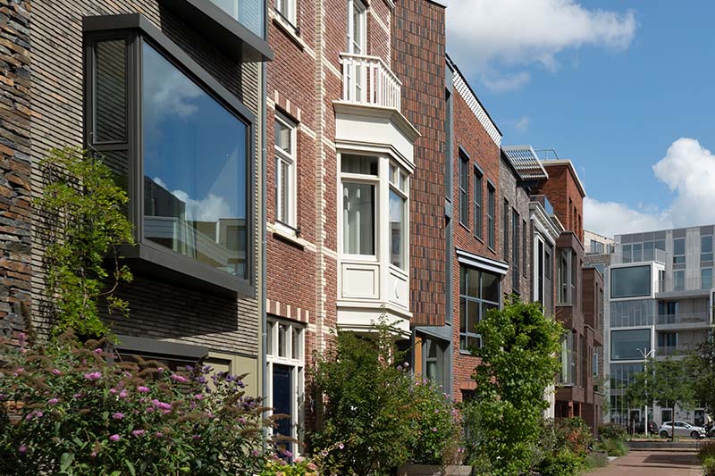 Mehr über den Artikel erfahren Nieuw Delft: Bunte neue Architektur in Holland