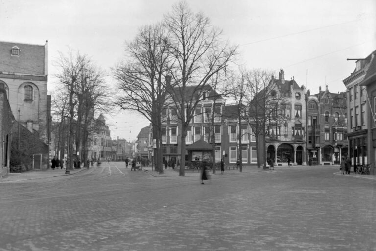 historische Aufnahme eines Platzes in Utrecht