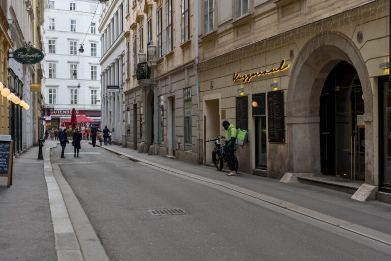 alte Straße im Stadtzentrum von Wien