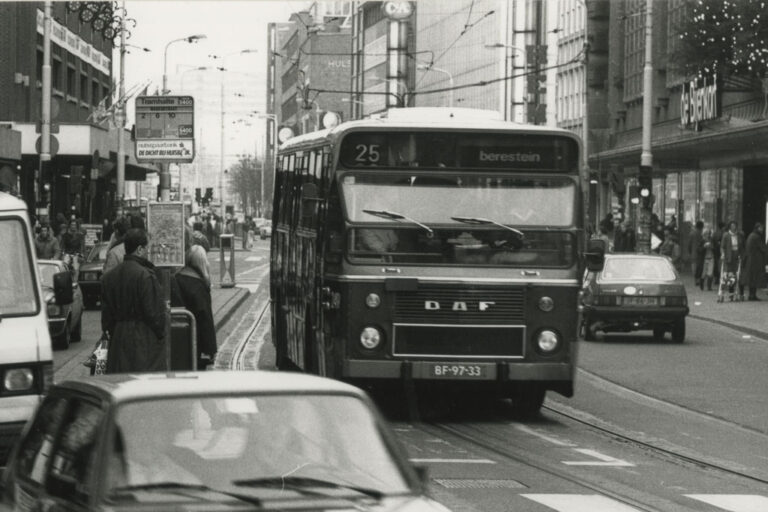 Autobus in der Grote Marktstraat