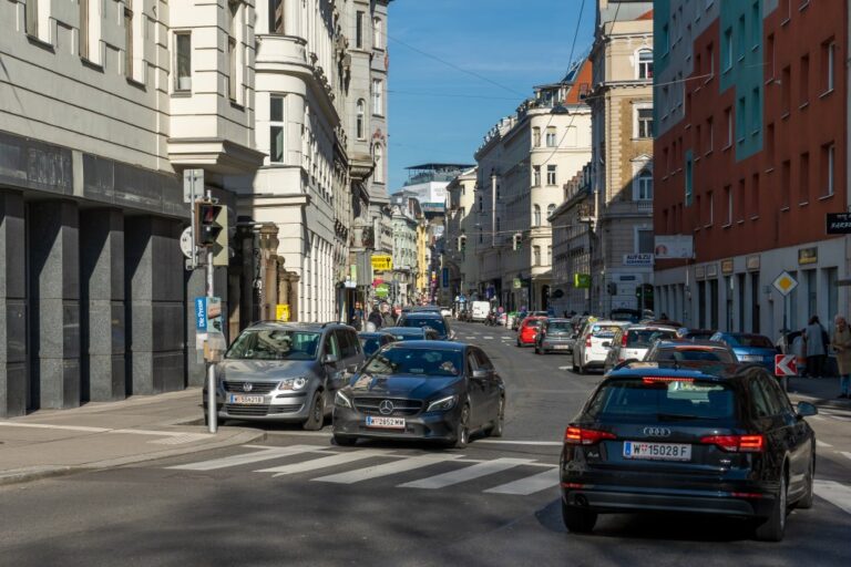 Straße in 1060 Wien