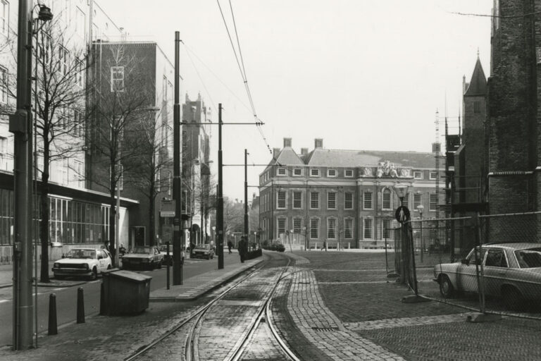 Straßenbahnschienen, Platz