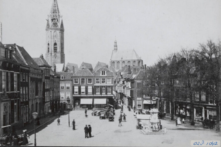 historische Aufnahme eines Platzes