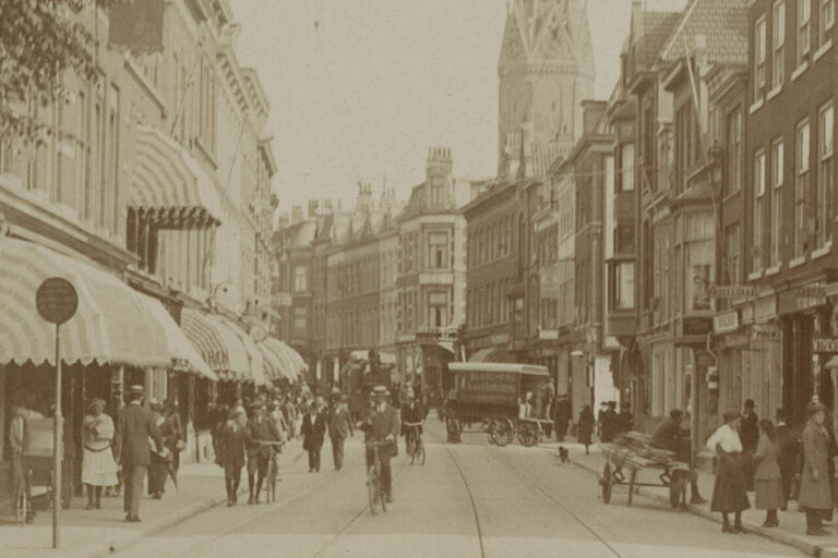 historische Aufnahme einer Straße
