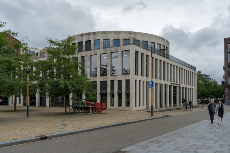 modernes Bibliotheksgebäude in Utrecht