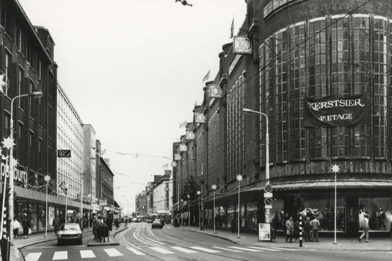 Einkaufsstraße, Kaufhaus