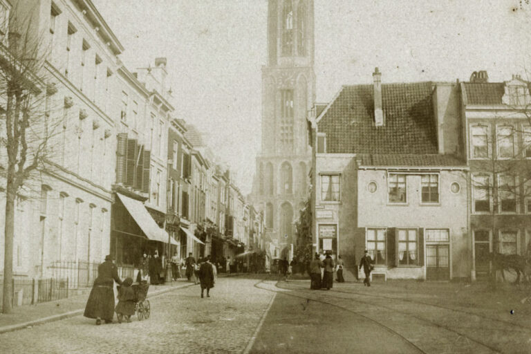 Utrecht, historische Aufnahme, Leute, Kirchturm, Häuser