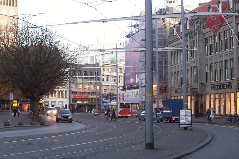 Straße, Den Haag, Oberleitungen, Masten