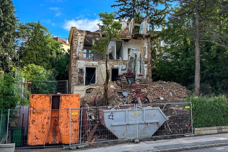 Gebäude wird abgerissen