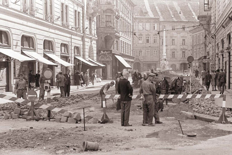 Bauarbeiten in einer Straße in Ljubljana