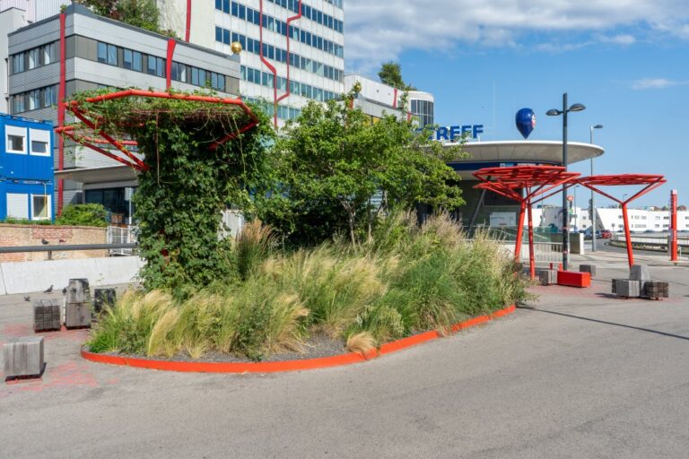 Spittelau, Begrünung, Bürohaus, Asphalt, Sitze